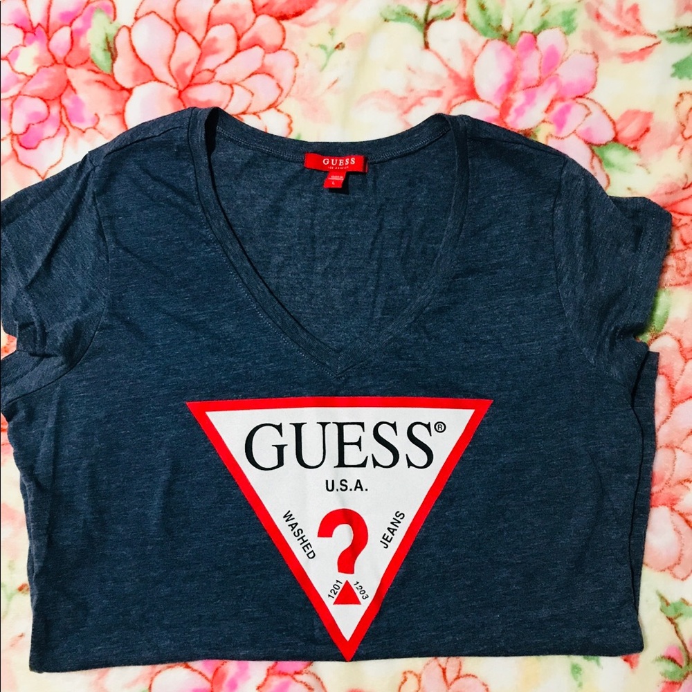 Guess Vneck T-shirt. Used. In great condition.